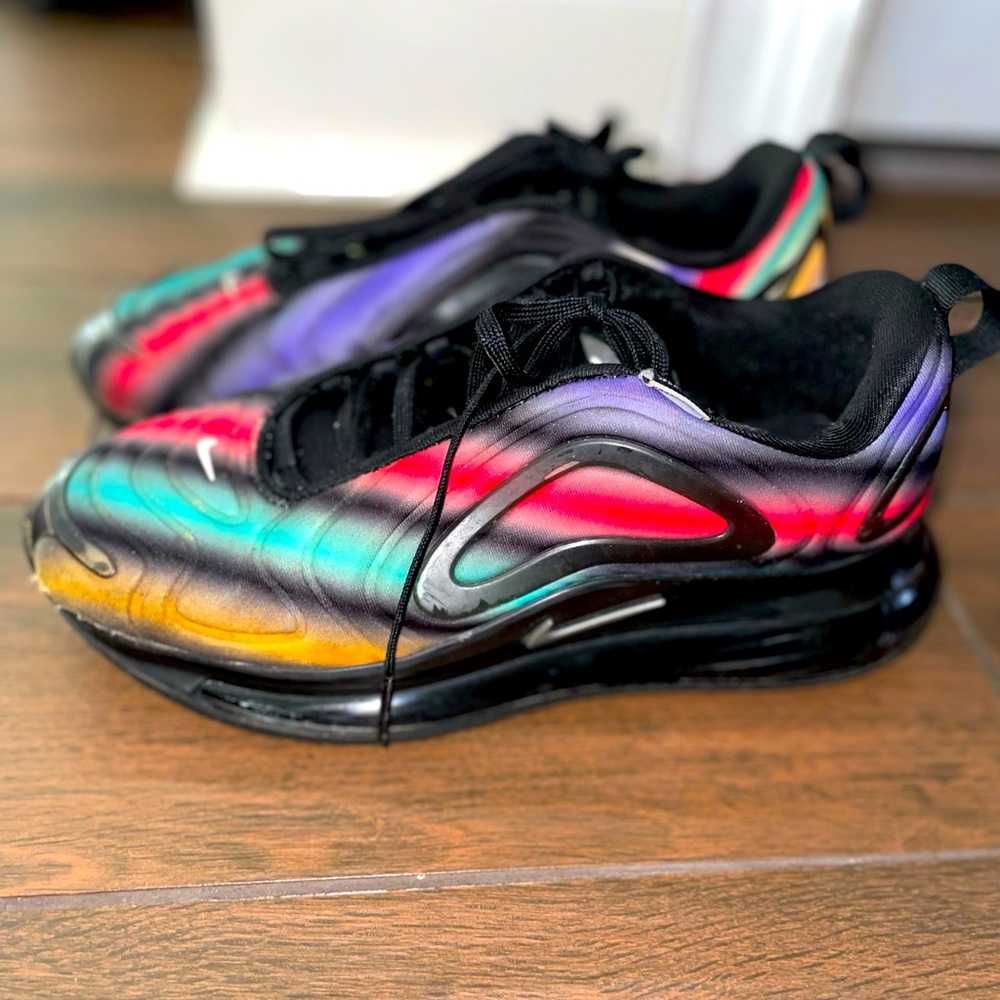 Nike Women's Air Max 720 Black/Silver Sneakers size 8.5-FLAWED UNISEX